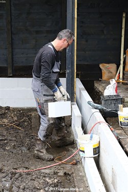 F2017_040_019