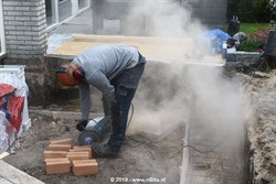 F2019_081_011